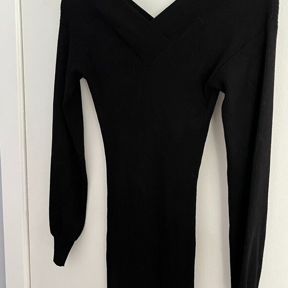 Classic knit black dress with long sleeves - Picture 1 of 5